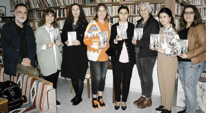 Gürhan Adana okurları ile bir araya geldi
