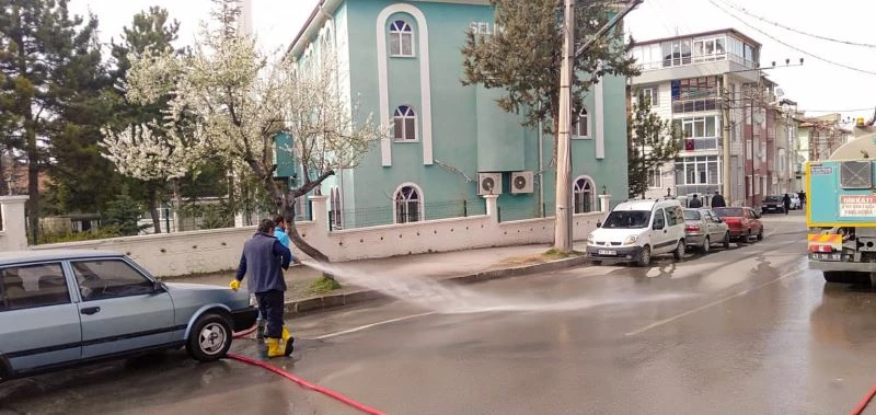 Yunus Emre’nin cadde ve sokaklar yıkandı
