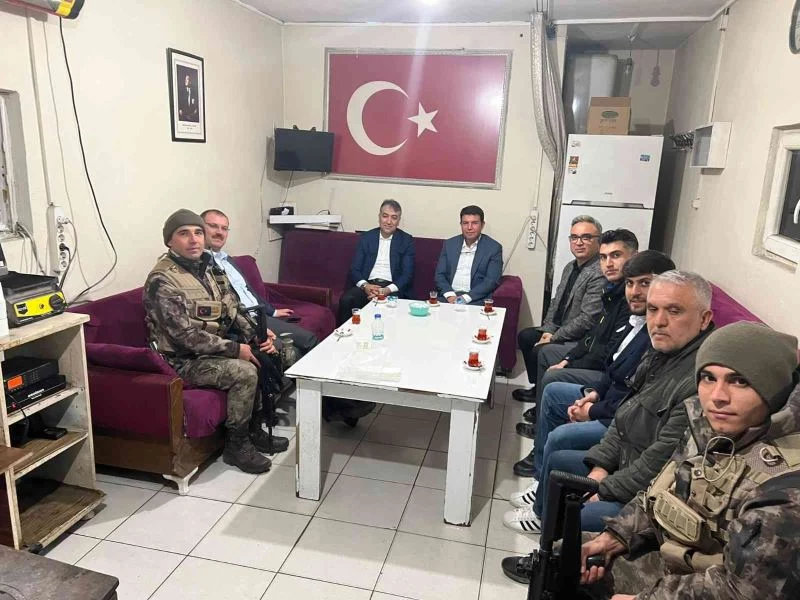 Vali Çağatay orucunu şehit ailesinin evinde açtı
