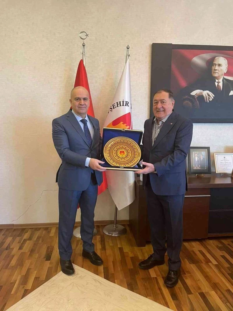 Emniyet Müdürü Artunay’dan Başkan Parmaksız’a veda ziyareti
