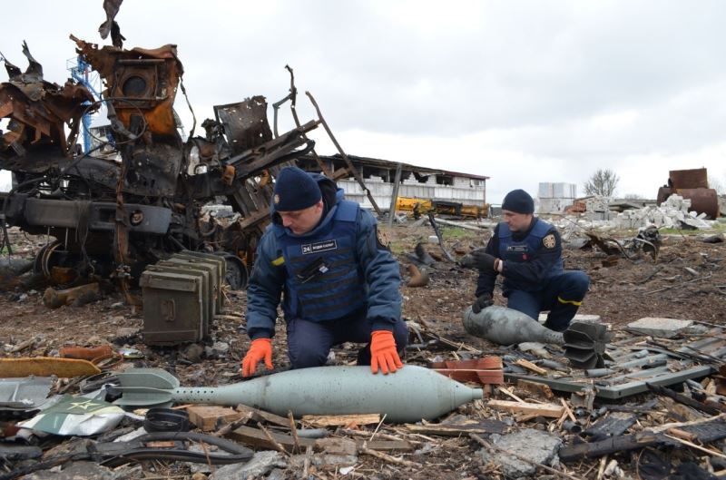 Rus ordusundan arındırılan Çernihiv’de patlayıcı madde temizliği devam ediyor
