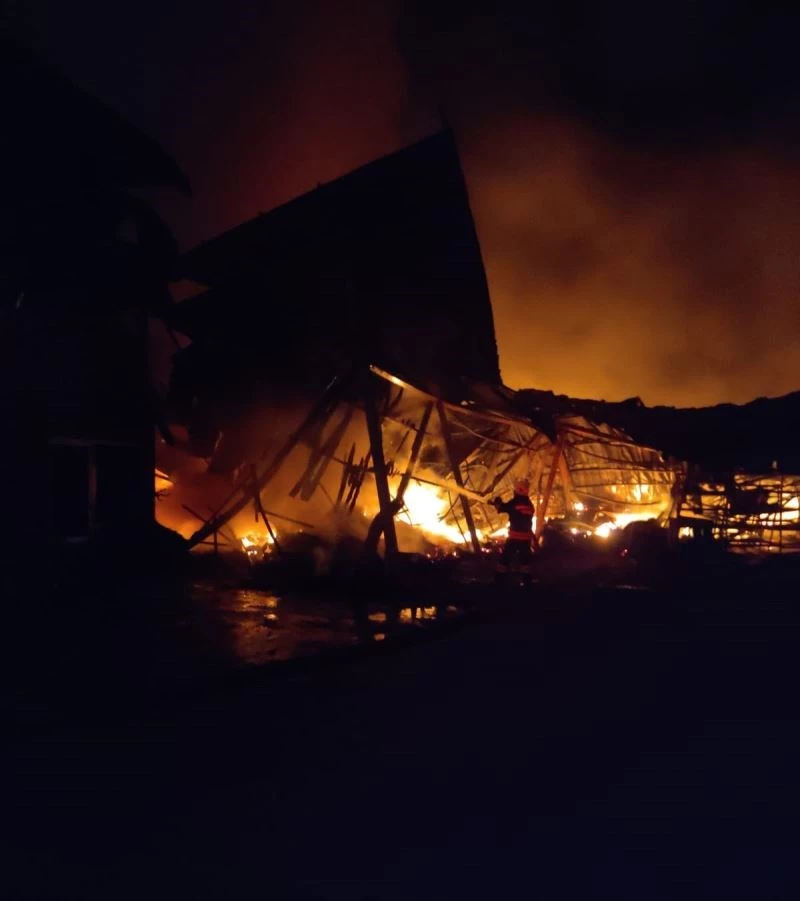 Trabzon’da işyerinde yangın
