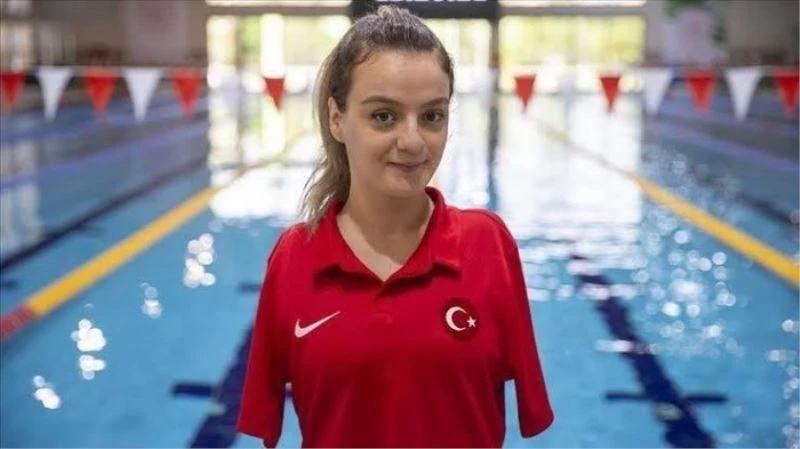 Milli sporcu rekora doymuyor
