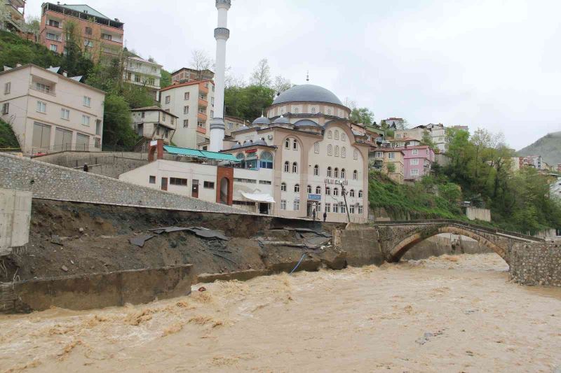 Dereli Belediye Başkanı Şenlikoğlu: “Alınan tedbirler afeti önledi”
