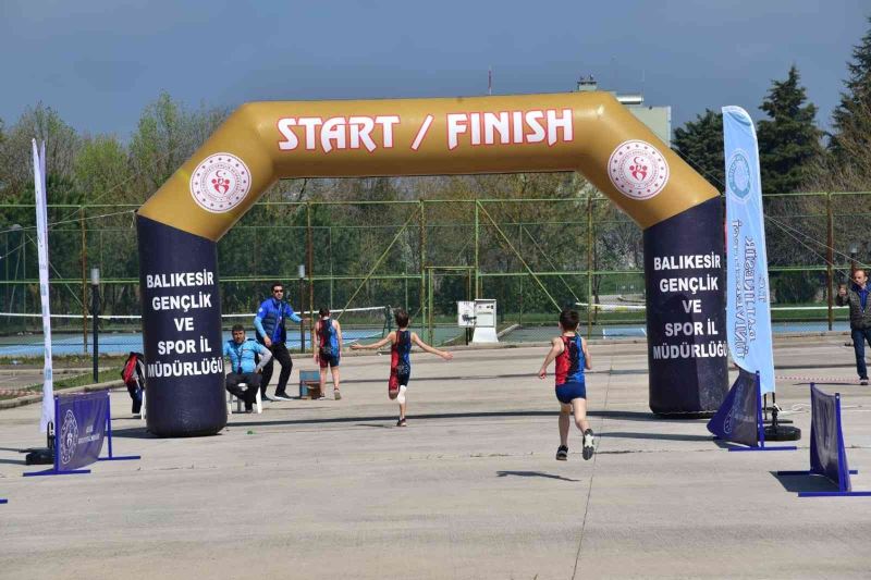 BAÜN, Triatlon İl Birinciliği müsabakalarına ev sahipliği yaptı
