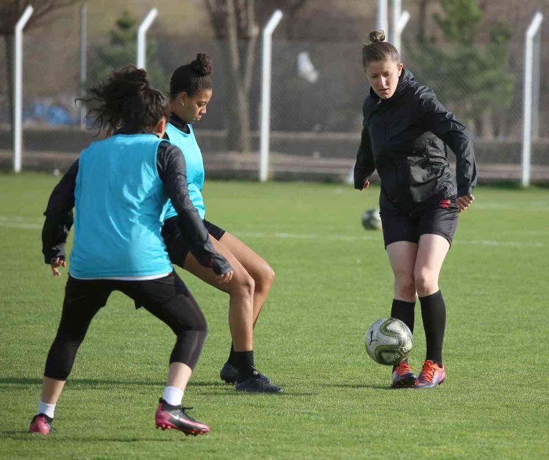 Sivasspor’un hedefi Trabzon’dan puan ya da puanlar almak!
