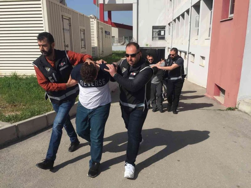 Faili meçhul cinayetin planlayıcısı olduğu öne sürülen zanlılar adliyeye sevk edildi
