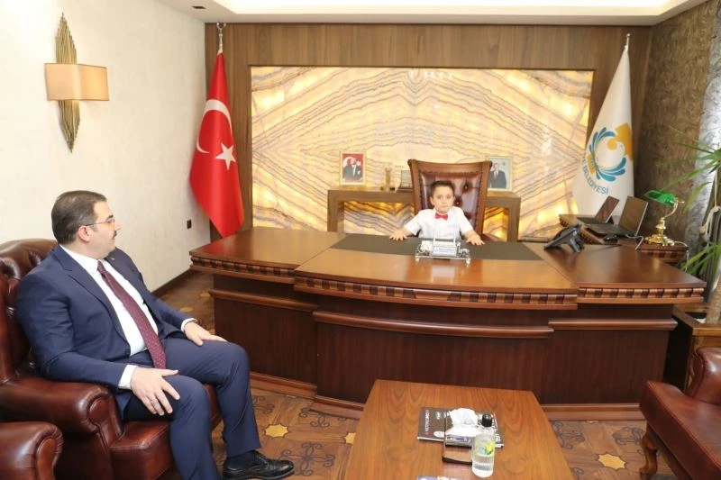 Canpolat makam koltuğunu küçük Halit’e devretti
