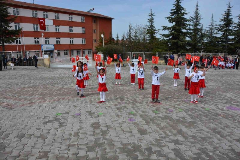 Seyitgazi’de de 23 Nisan Ulusal Egemenlik ve Çocuk Bayramı coşkuyla kutlandı
