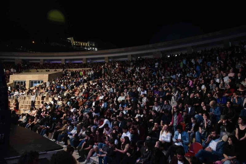 Hatay’da Feridun Düzağaç konser verdi
