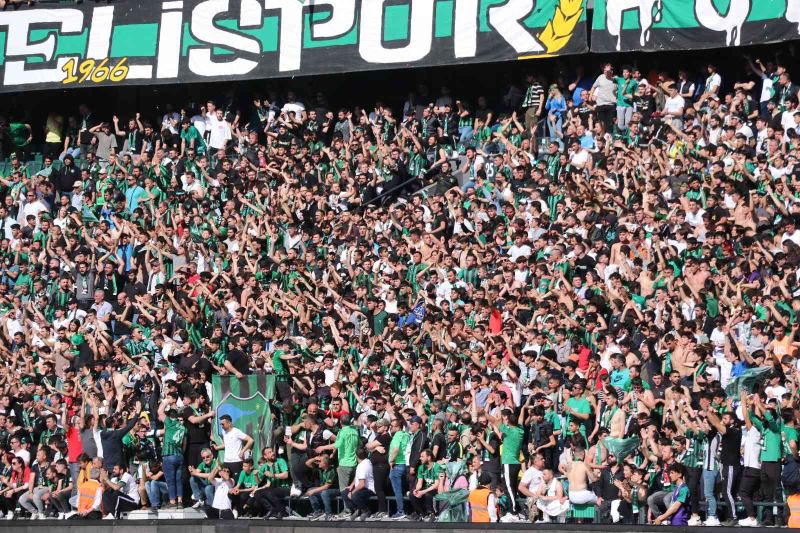 Kocaelispor-Manisa FK maçını 27 bin taraftar izledi