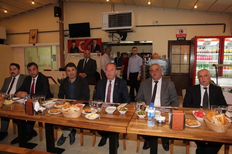 Başkan Şahiner, üniversite öğrencileri ile iftarda buluştu
