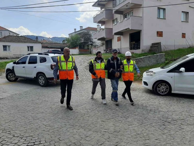 Jandarma işçi kılığında operasyonla aranan şahsı yakaladı
