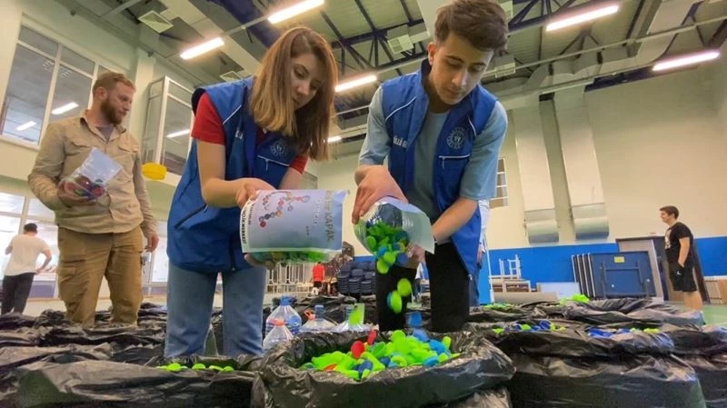 Mavi kapaklar engellilere umut olmaya devam ediyor
