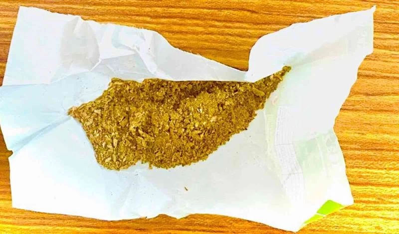 Siirt’te tütünle karışık toz esrar maddesi ele geçirildi
