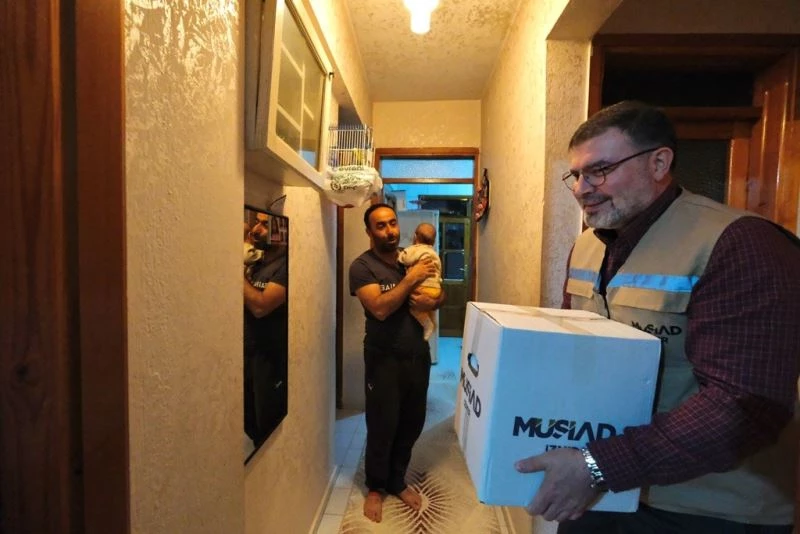 MÜSİAD İzmir’den erzak ve iftarlık yardımı
