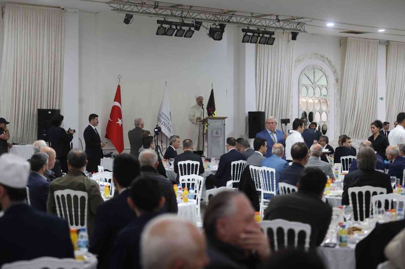 Diyanet İşleri Başkanı Erbaş, Brüksel’deki Türk STK’lar ile iftar yaptı
