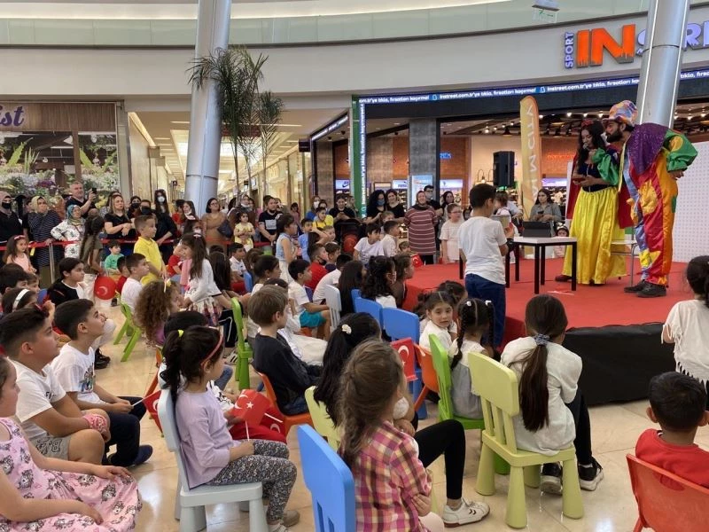 Palm City’de ’100 bin gülücük’ heyecanı yaşandı
