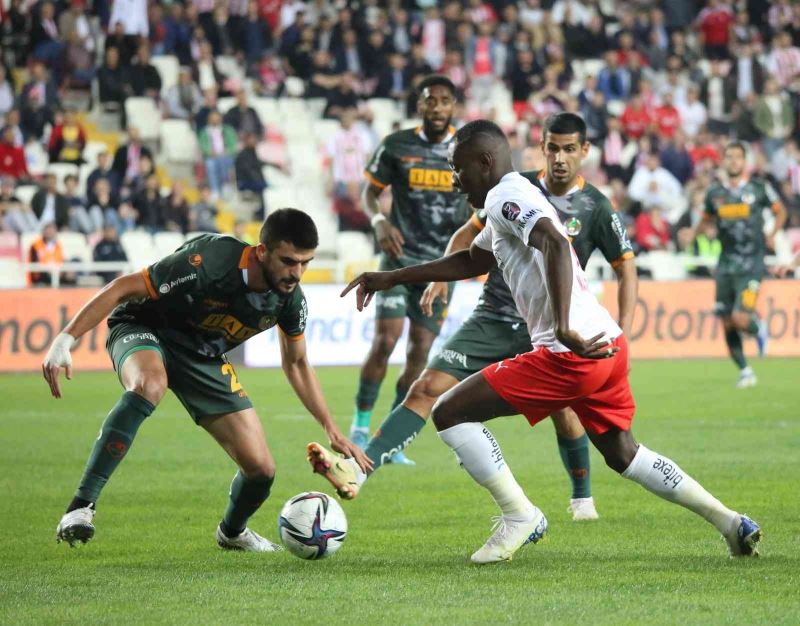 Spor Toto Süper Lig: Sivasspor: 0 - Aytemiz Alanyaspor: 0 (İlk Yarı)