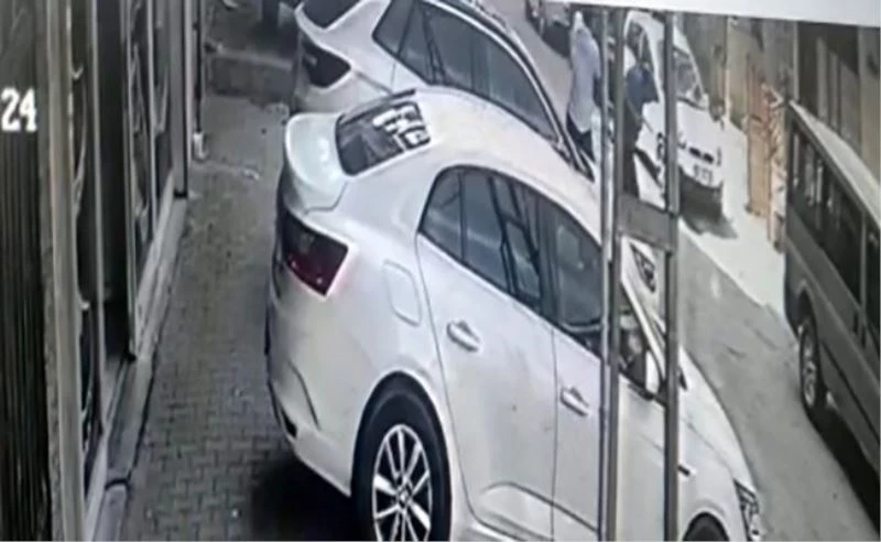 Kavga ettiği kişiyi bıçağın dipçiği ile yaraladı
