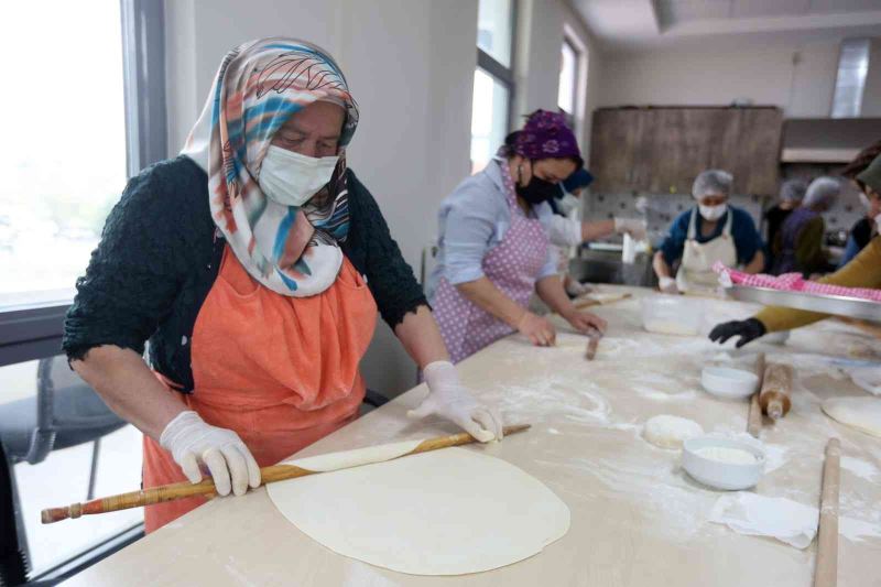 YENİMEK kursiyerleri hünerlerini sergiledi
