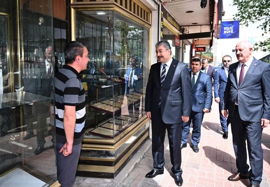 Vali Dr. Erdinç Yılmaz, Sahayı Boş Bırakmıyor