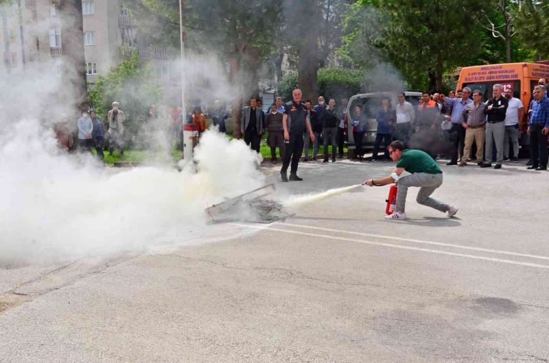 Denizli’de tarım teşkilatına yangın eğitimi verildi
