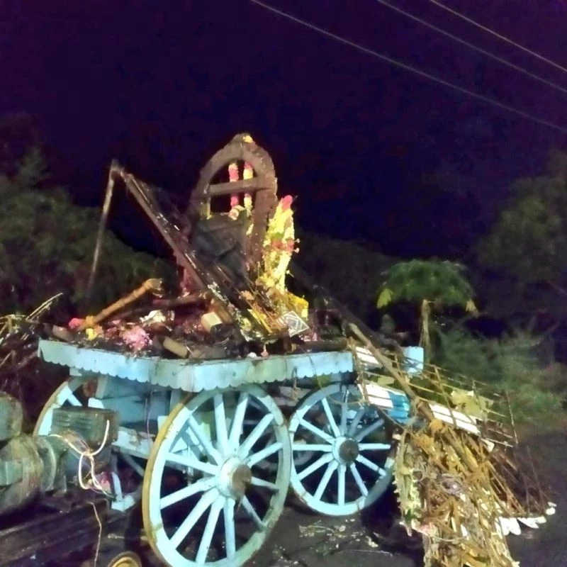 Hindistan’da dini törende 11 kişi elektrik akımına kapılarak öldü
