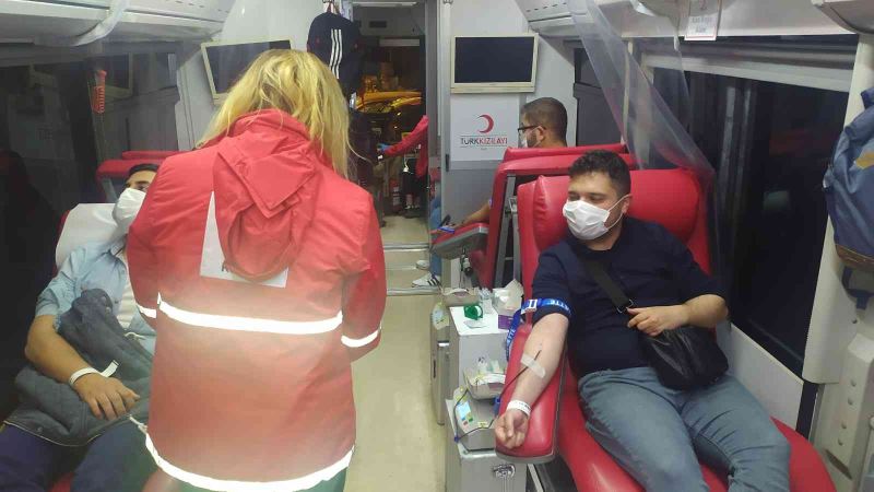 Korkuteli’nde Kadir Gecesi kan bağışı
