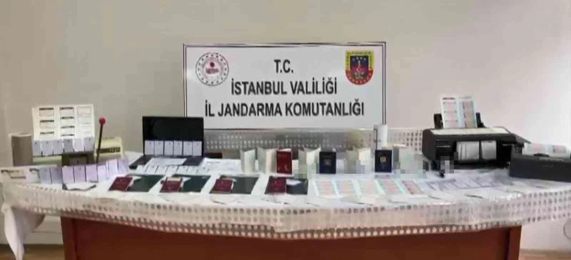 Jandarmadan sahte pasaport basan şüpheliye suçüstü
