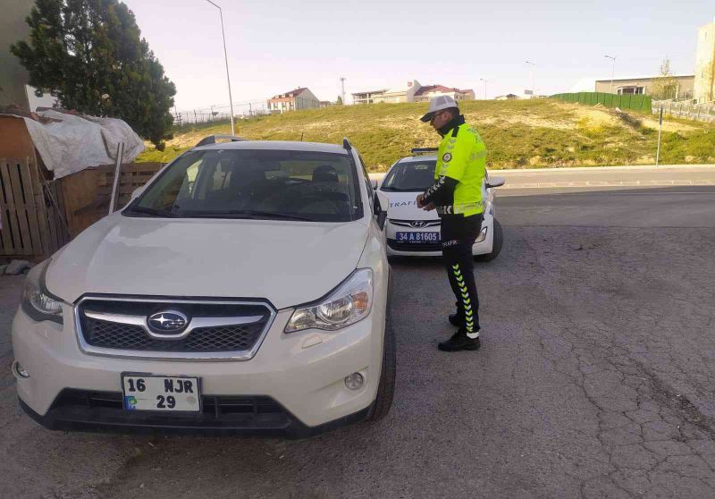 Ehliyetine el konulan maganda trafikte yine tehlike saçtı
