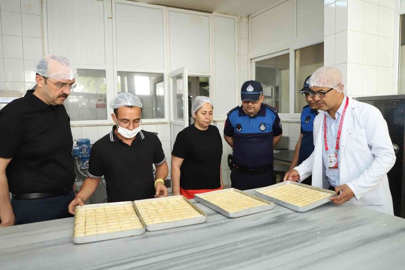 Bayram öncesi market ve imalathaneler denetlendi
