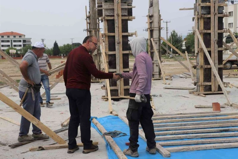 Başkan Akın bayram öncesi çalışmaların son durumunu inceledi
