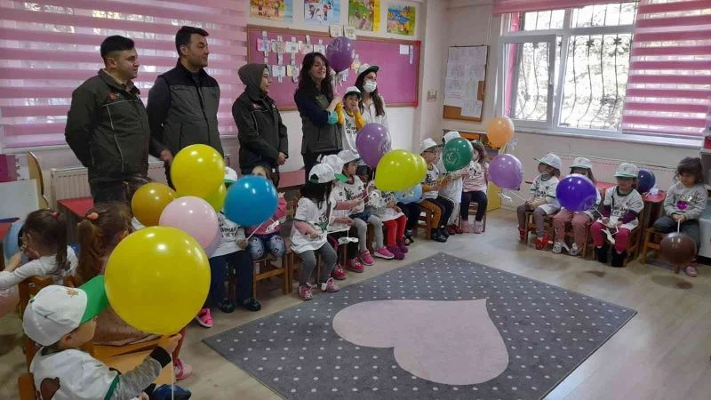 Öğrencilere ormanların önemi anlatıldı
