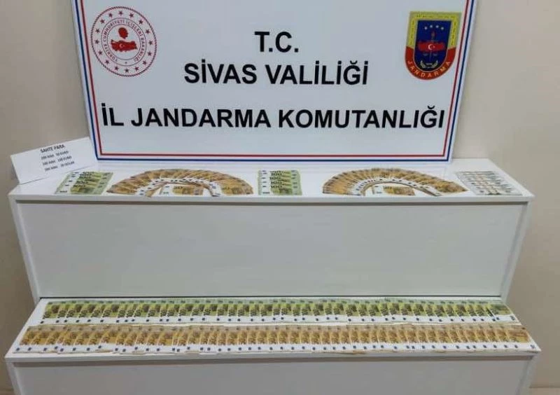 Sahte dövizle borcunu ödedi, ticaret yapmaya kalkınca yakayı ele verdi
