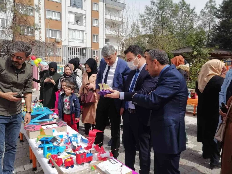 Batman’da anaokul öğrencileri velileri ile oyuncak tasarladı
