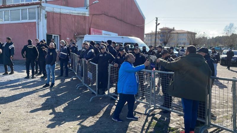 Amatör maç dostlukla başladı kavgayla bitti