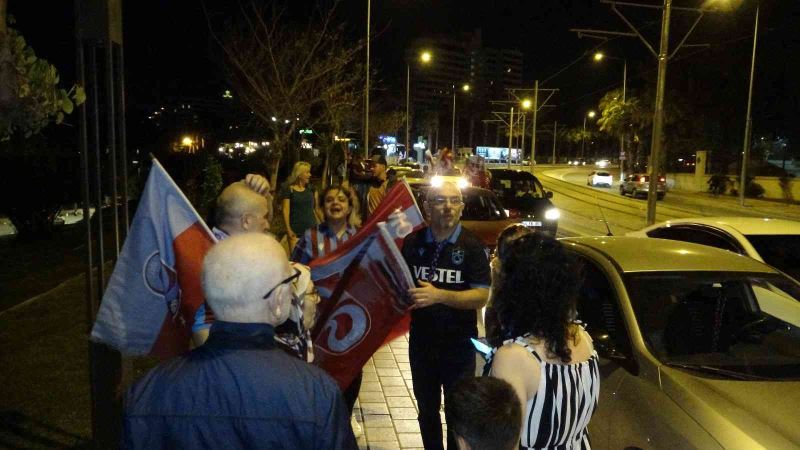 Antalya’da yaşayan Trabzonlular 38 yıl sonra şampiyonluğu kutladı