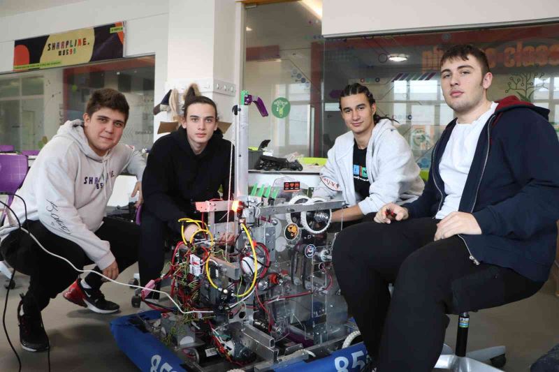 Robot tasarlayan Samsunlu lise öğrencileri Amerika’da dünya şampiyonasında yarışacak
