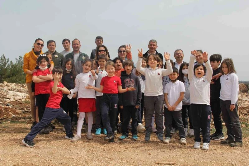 TED İzmir Koleji’nden doğaya fidan hediyesi
