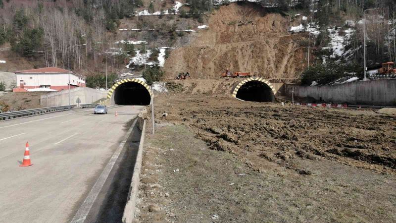 Heyelan sebebiyle kapanan Bolu Dağı Tüneli 44 saat sonra yeniden açıldı
