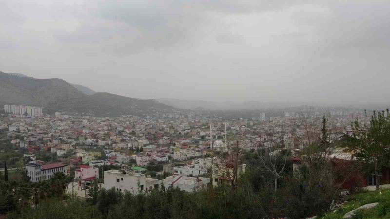 Toz bulutu Kozan’da etkili oldu
