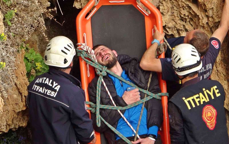 Manzara keyfi için çıktığı falezlerden düştü
