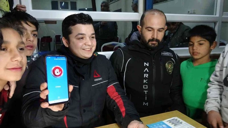 Samsun’da narkotik polisi Roman mahallesinde UYUMA uygulamasını tanıttı
