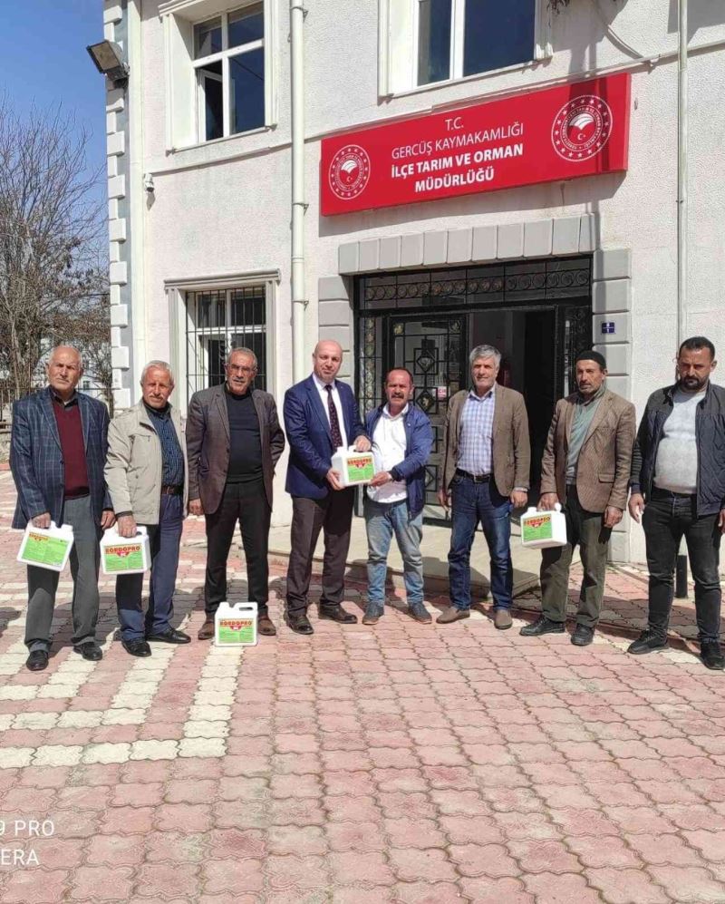 Gercüş’te çiftçilere yüzde 85 hibeli bordo bulamacı dağıtıldı
