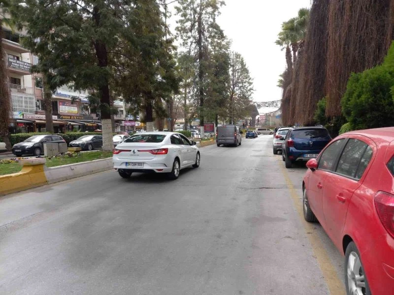 Akaryakıt zamları yolları boşalttı
