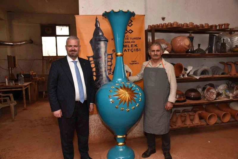 Menemen’den Cumhurbaşkanlığına dev vazo: 1 ayda bitirildi
