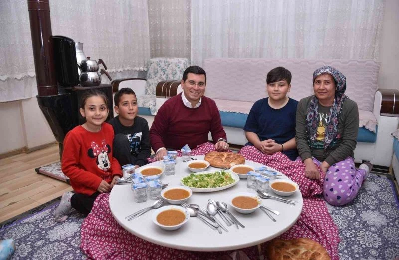 Başkan Tütüncü, iftar sofralarına konuk oldu
