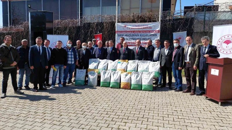 Ayçiçeği ithalatına karşı yerli tohum atağı: Devletten üreticiye 2 buçuk ton hibrit tohum
