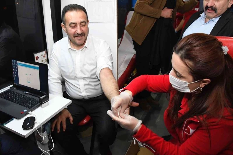 Vatan için can verenler bu kez kan verdi
